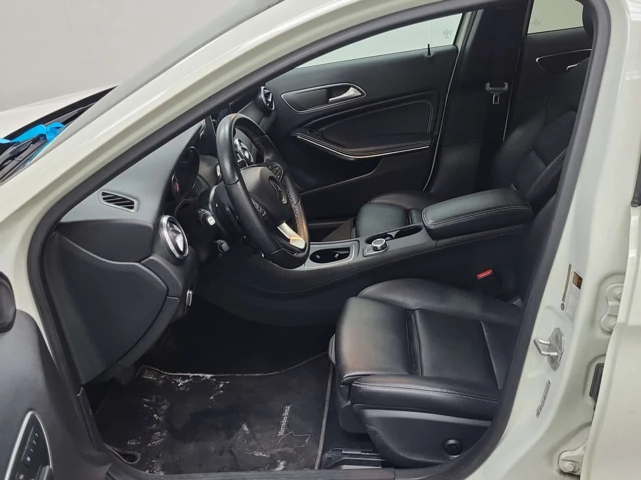 Mercedes-Benz GLA 250 * CARFAX * 2 КЛЮЧА * ПАНОРАМА * ПОДГРЕВИ * , снимка 9 - Автомобили и джипове - 54540618