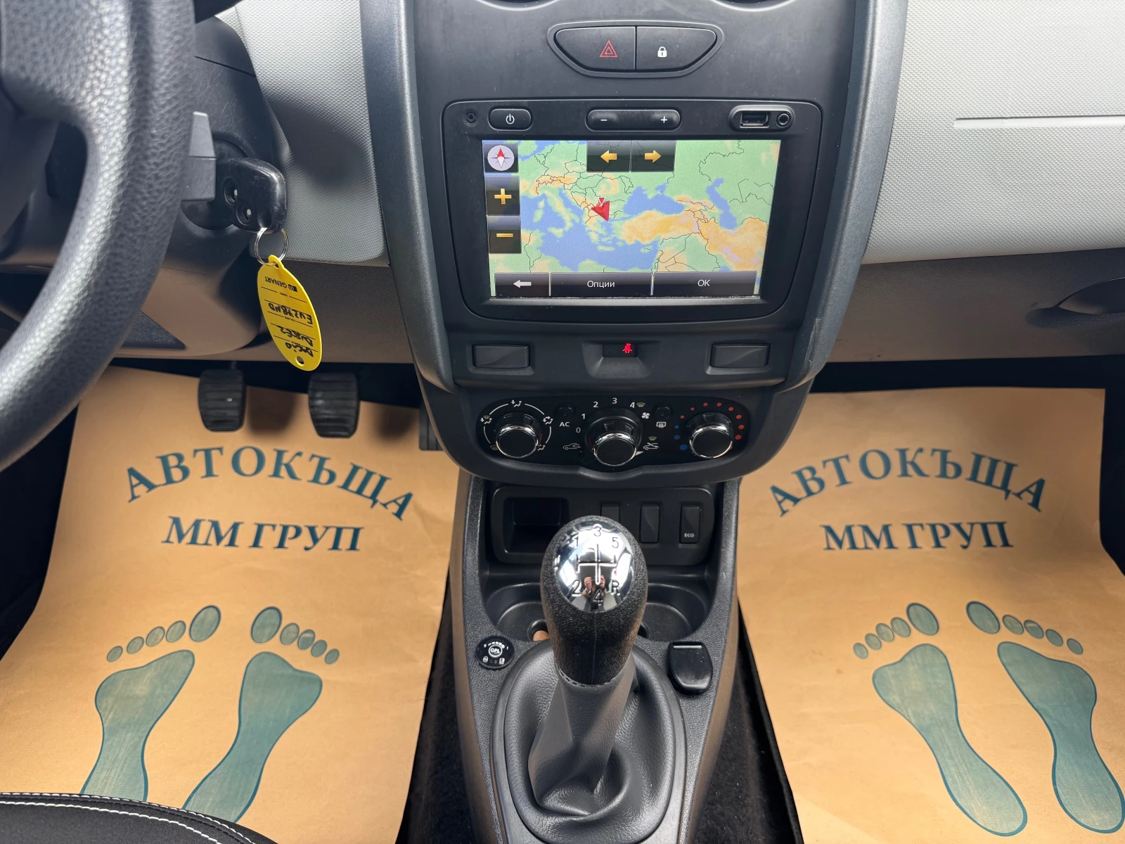 Dacia Duster 1.6I-GAZ-ЛИЗИНГ, снимка 11 - Автомобили и джипове - 55130994