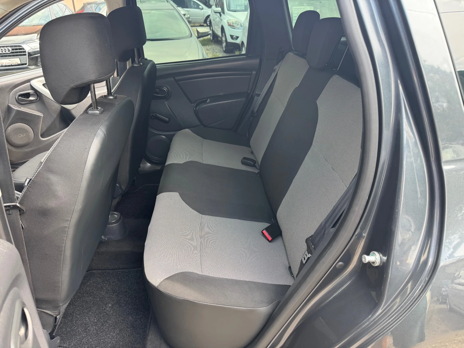 Dacia Duster 1.6I-GAZ-ЛИЗИНГ, снимка 15 - Автомобили и джипове - 55130994