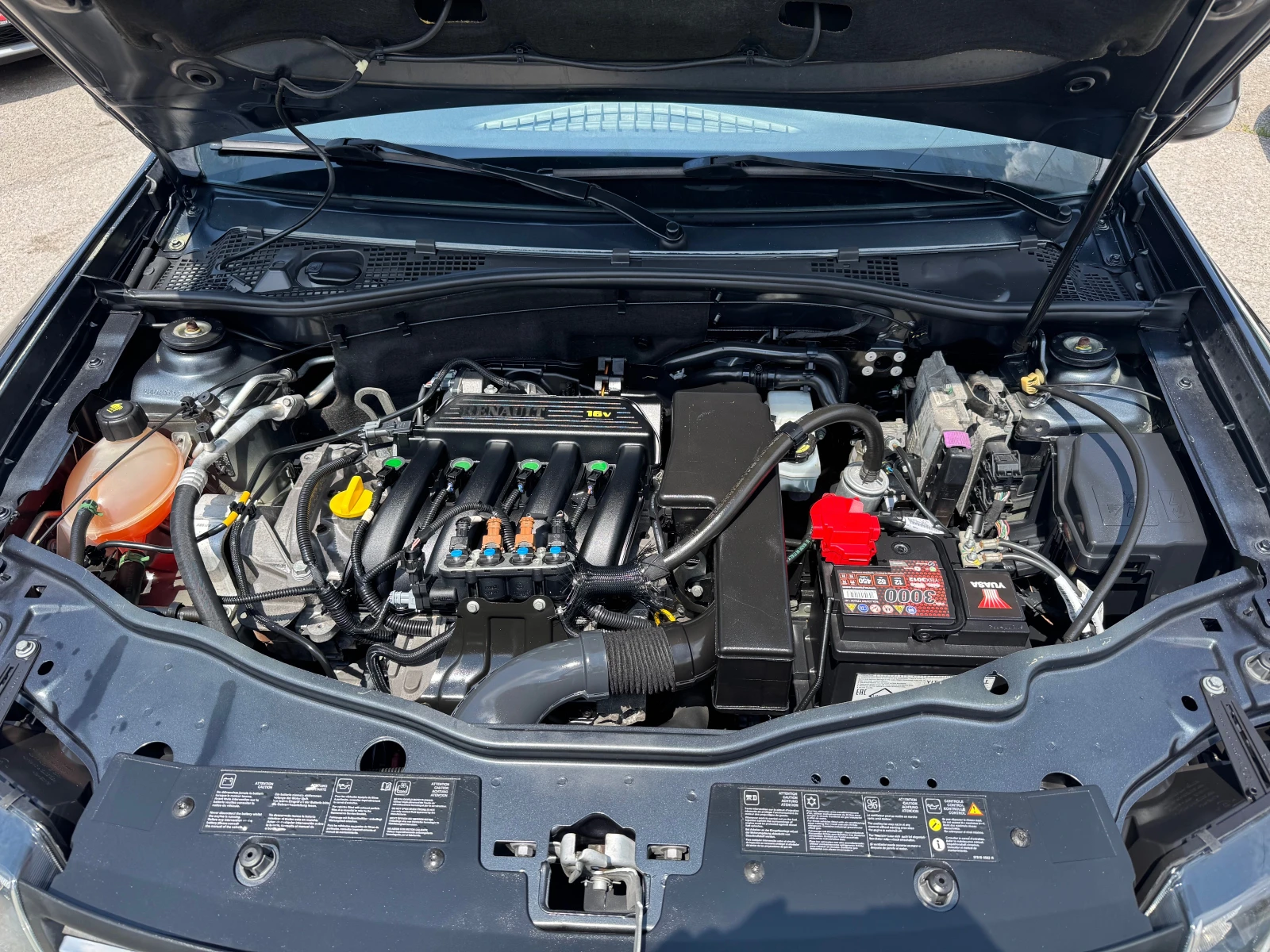 Dacia Duster 1.6I-GAZ-ЛИЗИНГ, снимка 8 - Автомобили и джипове - 55130994