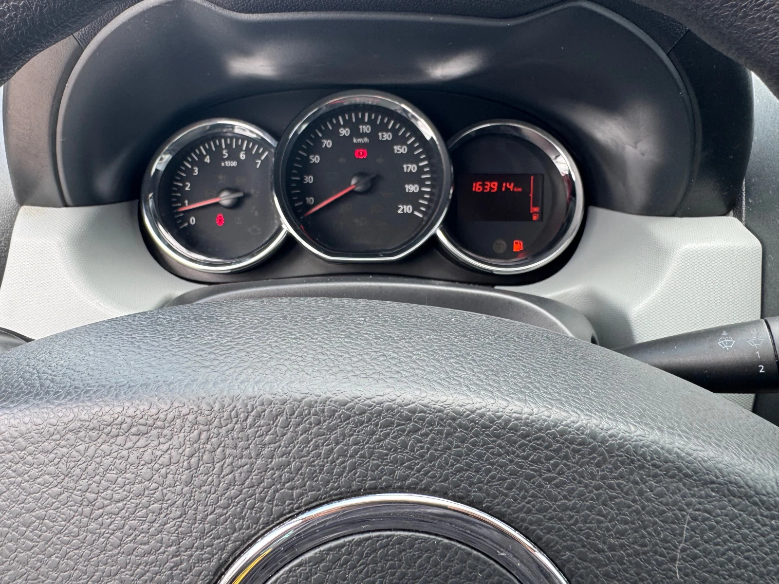 Dacia Duster 1.6I-GAZ-ЛИЗИНГ, снимка 13 - Автомобили и джипове - 55130994