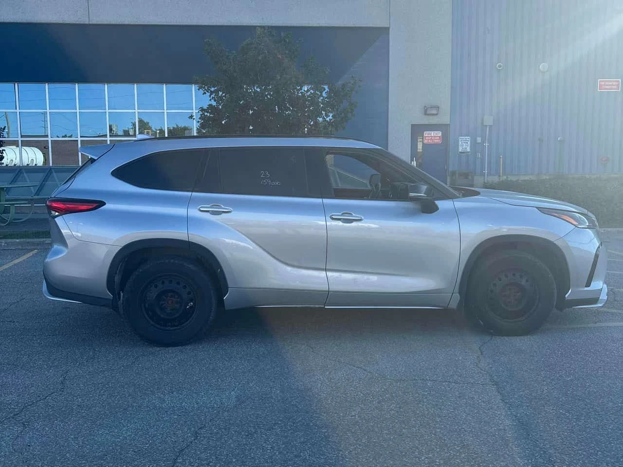 Toyota Highlander * AWD * АВТОКРЕДИТ БЕЗ ПЪРВОНАЧАЛНА ВНОСКА* , снимка 3 - Автомобили и джипове - 55500635