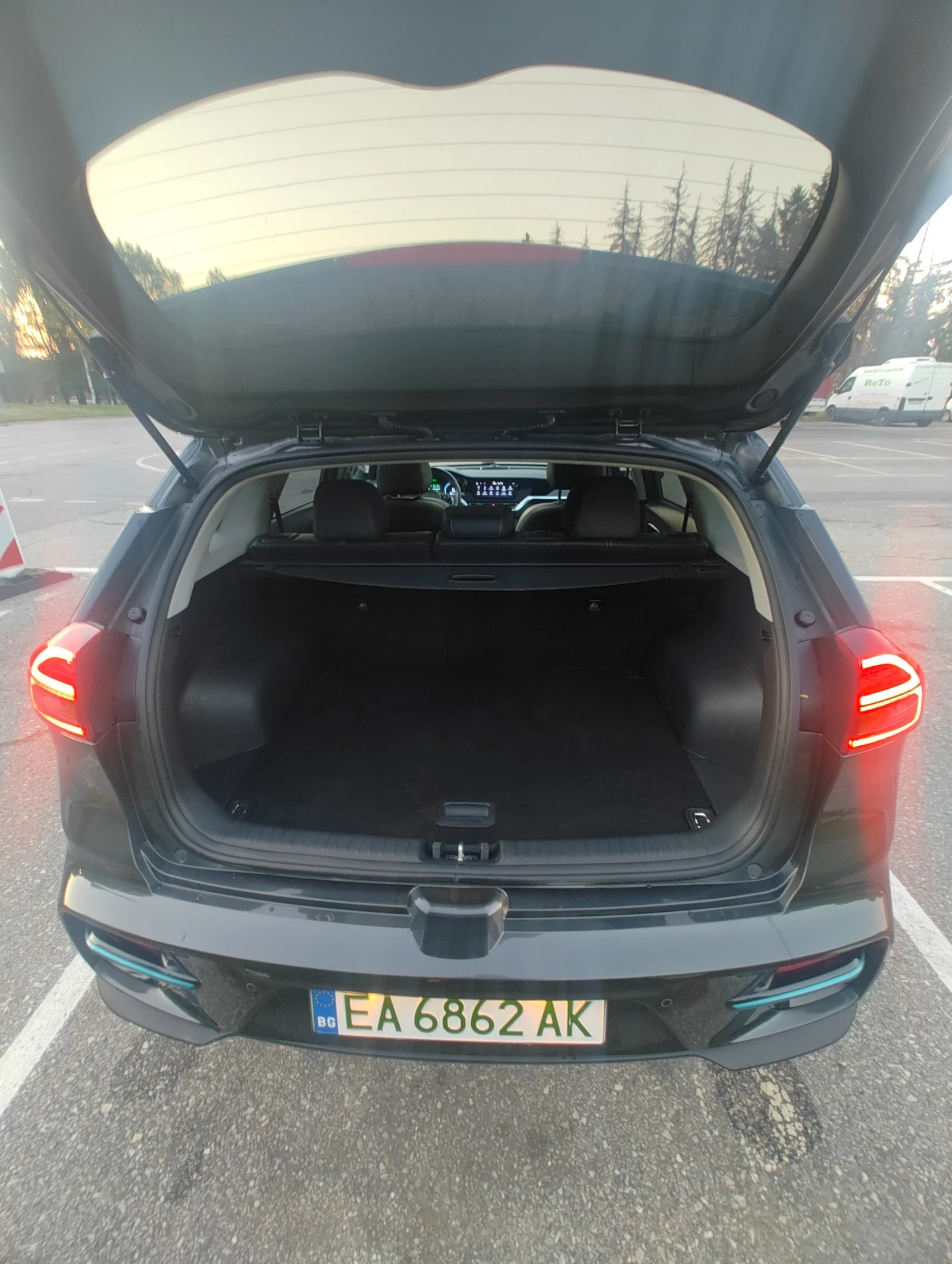 Kia Niro 65kWh/SOH100%/KIA CONNECT/FACE-LIFT, снимка 7 - Автомобили и джипове - 55558519