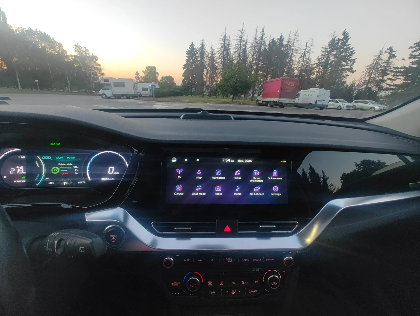 Kia Niro 65kWh/SOH100%/KIA CONNECT/FACE-LIFT, снимка 11 - Автомобили и джипове - 55558519