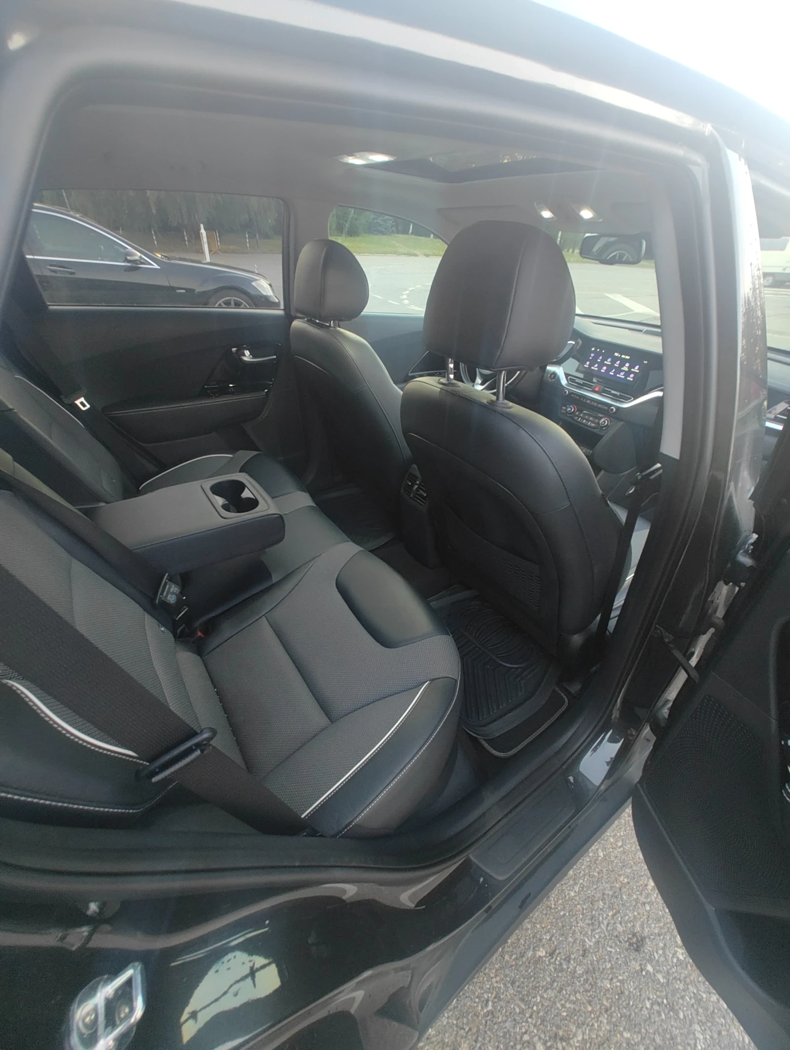 Kia Niro 65kWh/SOH100%/KIA CONNECT/FACE-LIFT, снимка 9 - Автомобили и джипове - 55558519