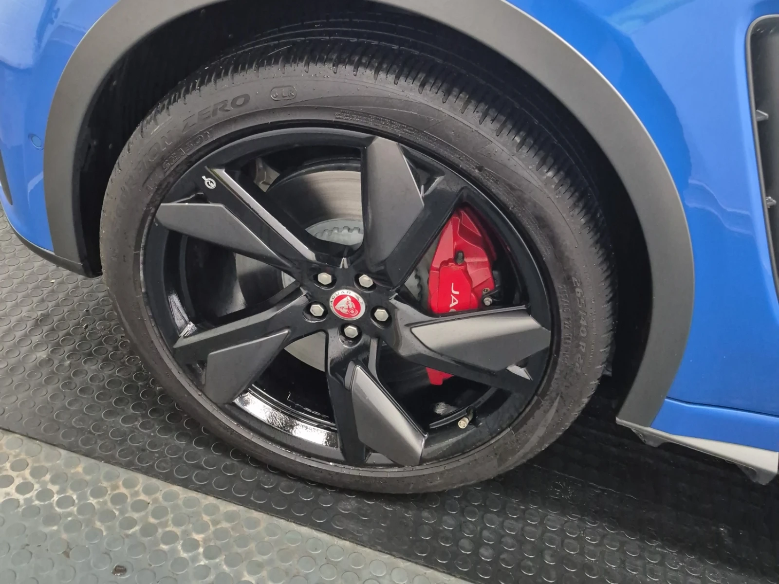 Jaguar F-PACE SVR* 550HP* FULL  HEATED SEATS* COOLED SEATS* REVE | Mobile.bg � ����������� 4