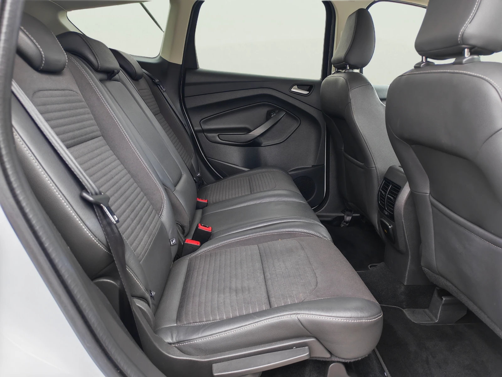 Ford Kuga 2.0 TDCi, снимка 12 - Автомобили и джипове - 56688175