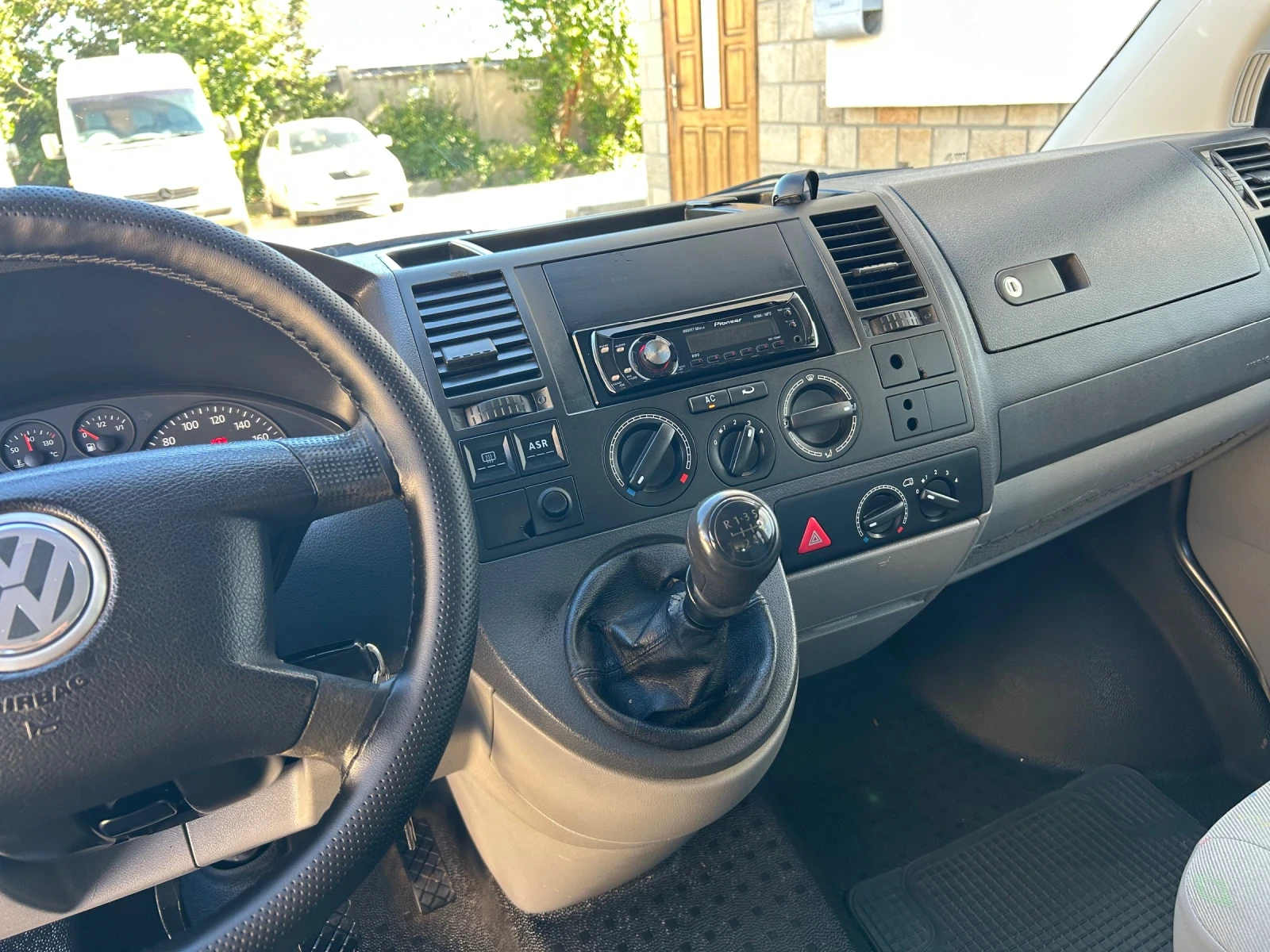 VW Transporter 1.9TDI* 9 МЕСТА* КЛИМА* ДЪЛГА БАЗА* , снимка 11 - Бусове и автобуси - 55753448