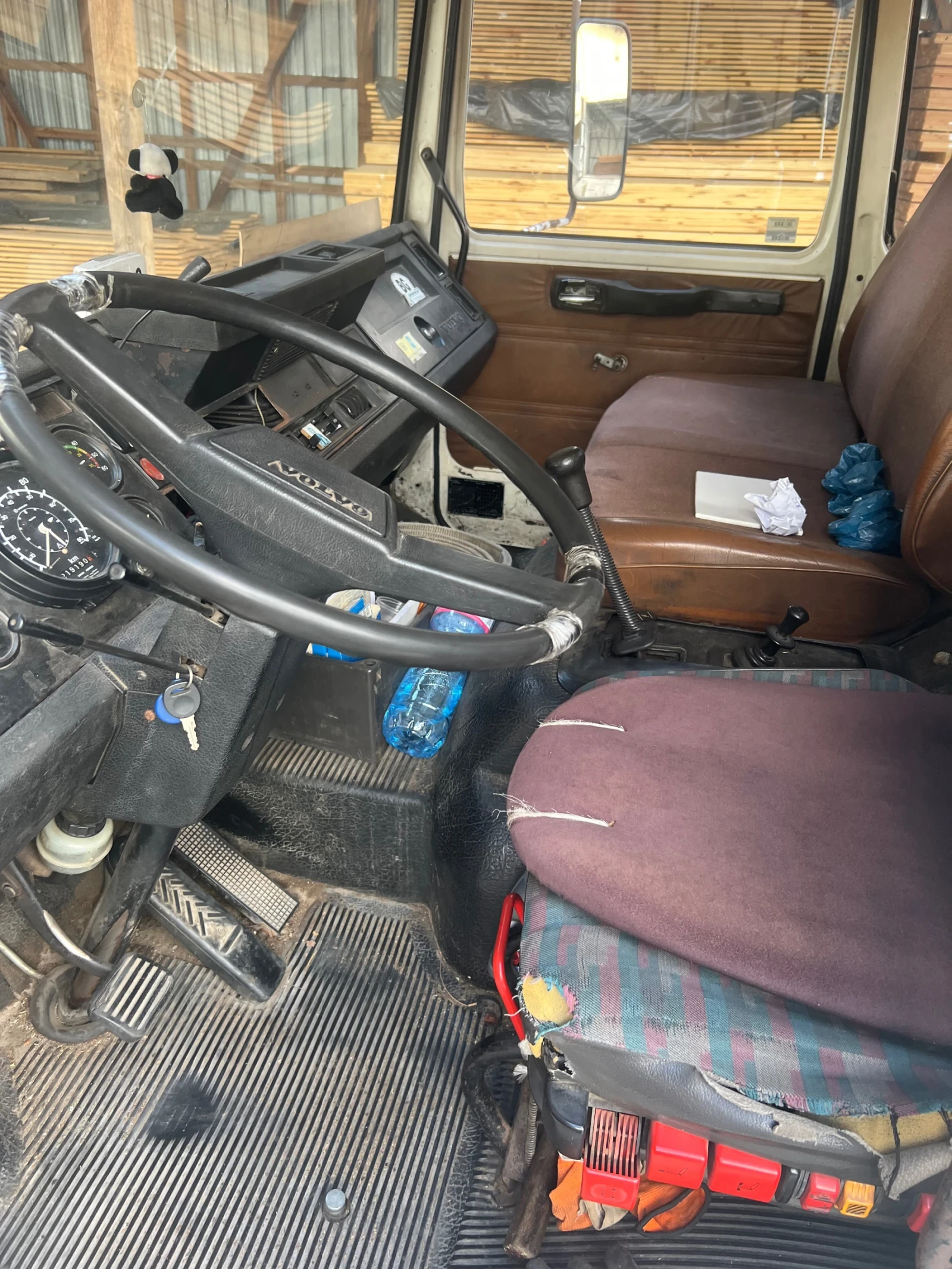 Volvo F Бордови с кран - изображение 9