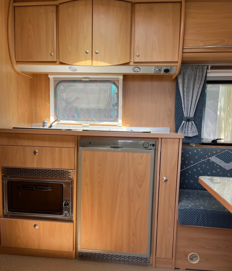 Каравана Burstner 530 TK, снимка 7 - Каравани и кемпери - 52535714