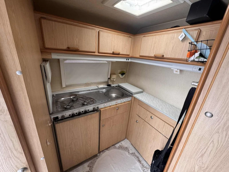 Каравана Chateau 400, снимка 9 - Каравани и кемпери - 52702072