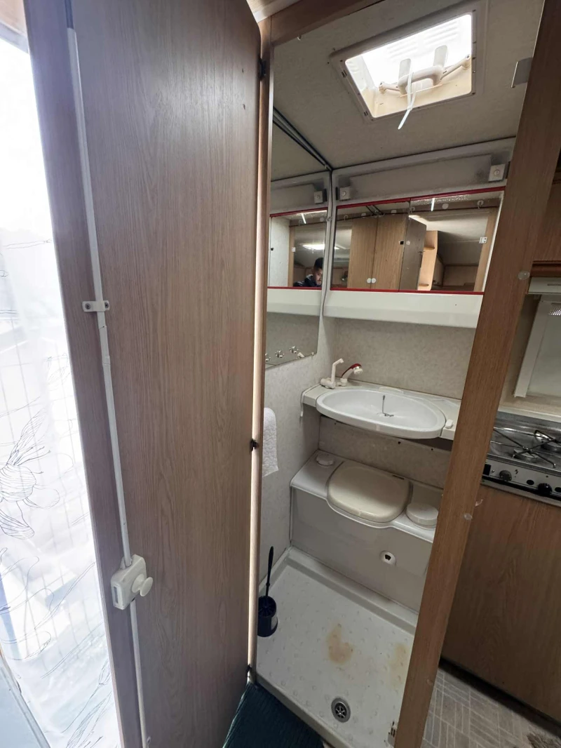 Каравана Chateau 400, снимка 7 - Каравани и кемпери - 52702072