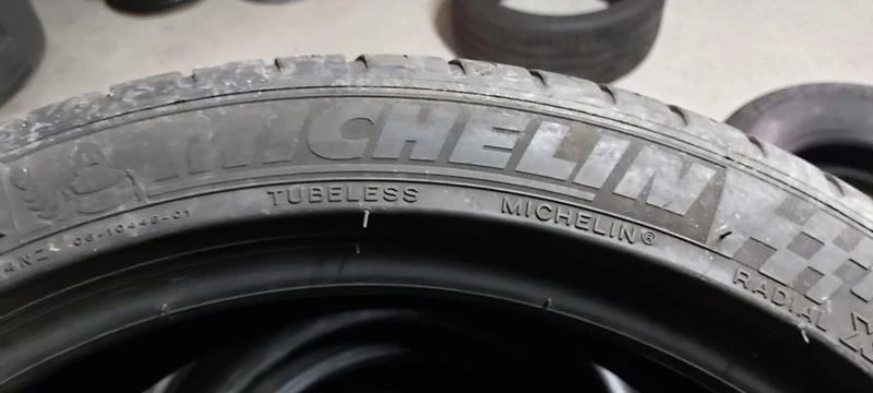 Гуми Летни 235/40R18, снимка 5 - Гуми и джанти - 30388303