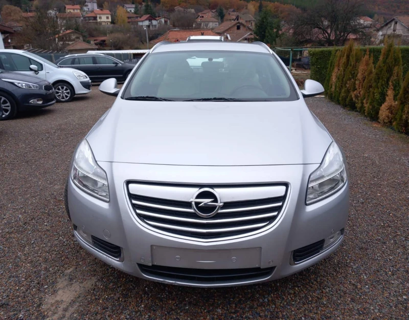 Opel Insignia 2.0CDTI-131PS* НАВИ* , снимка 9 - Автомобили и джипове - 47983500