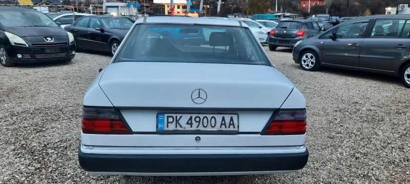 Mercedes-Benz 124 2.0D, снимка 6 - Автомобили и джипове - 48076960