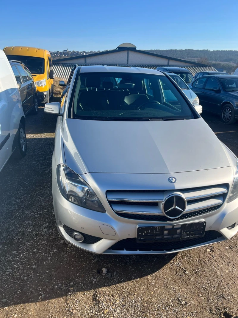 Mercedes-Benz B 180, снимка 2 - Автомобили и джипове - 51533505