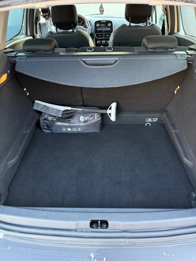 Renault Clio Grandtour TCe 0.9, снимка 13 - Автомобили и джипове - 52530359