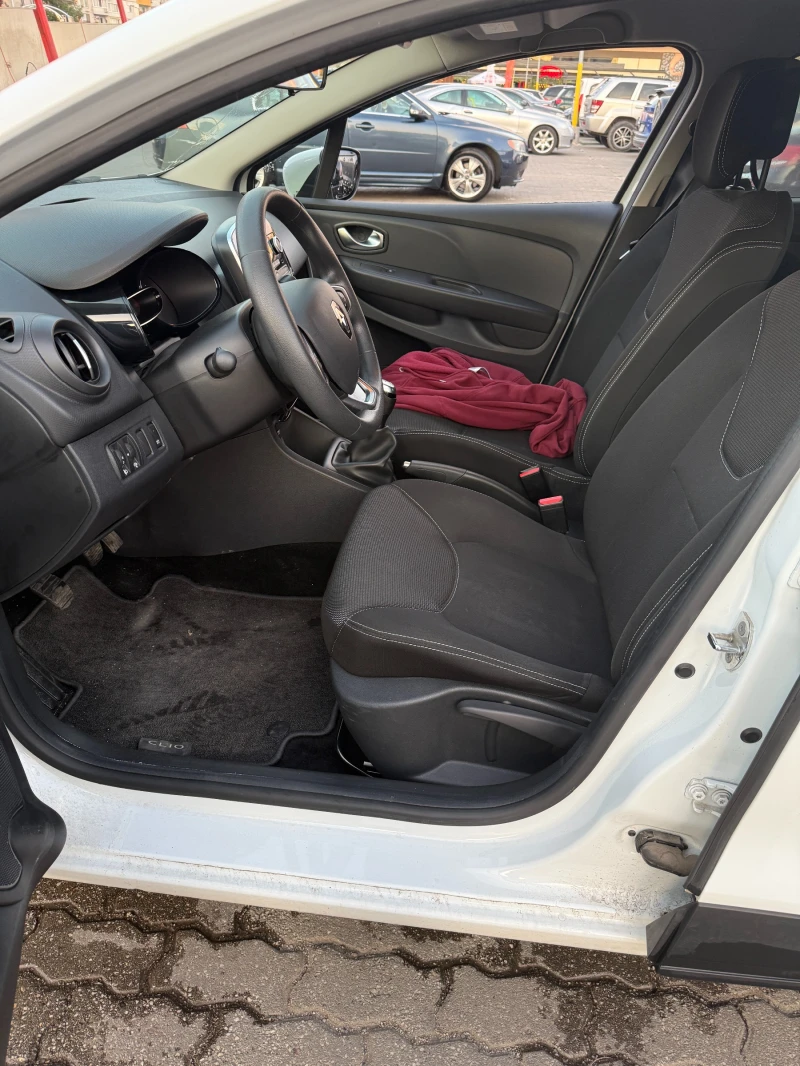Renault Clio Grandtour TCe 0.9, снимка 10 - Автомобили и джипове - 52530359