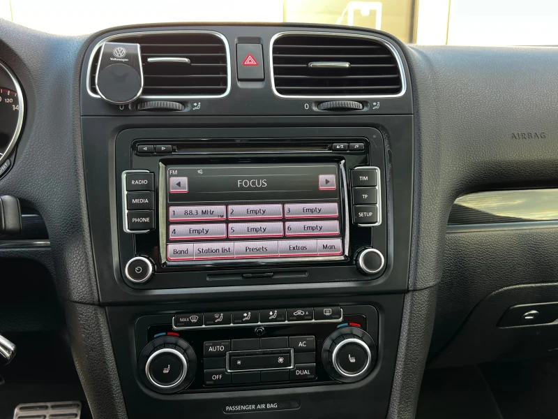 VW Golf 2.0TSi DSG, снимка 14 - Автомобили и джипове - 52345537
