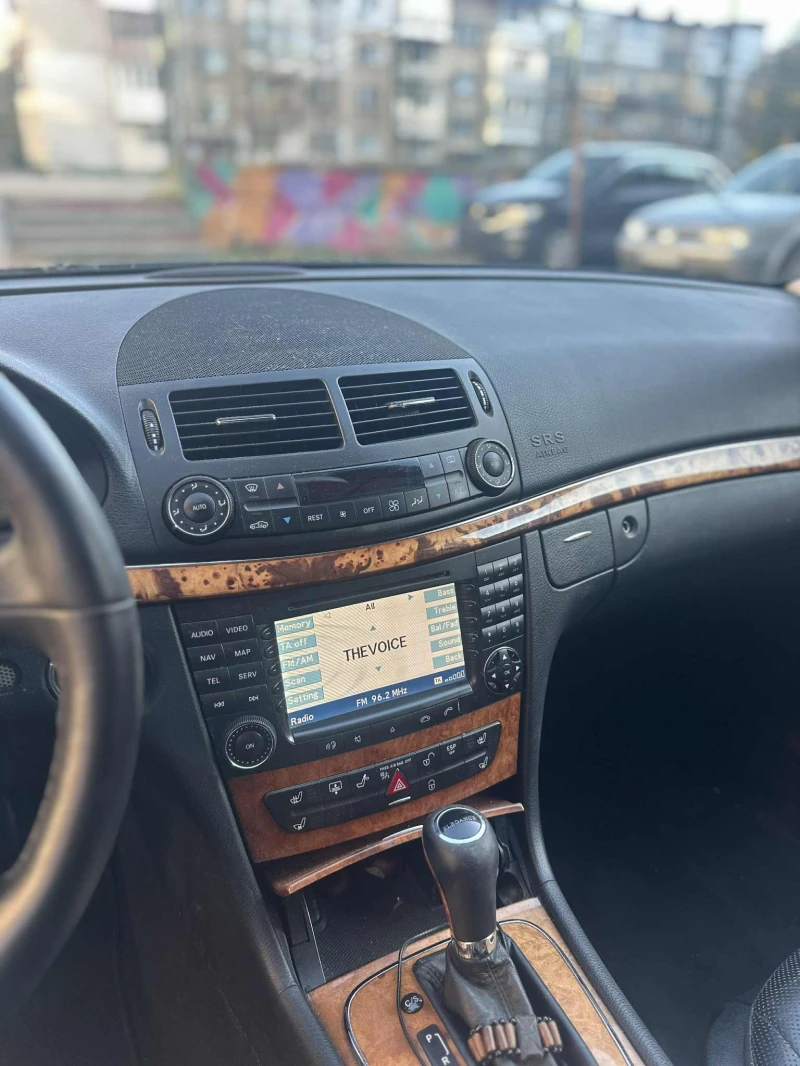 Mercedes-Benz E 350, снимка 5 - Автомобили и джипове - 52338218