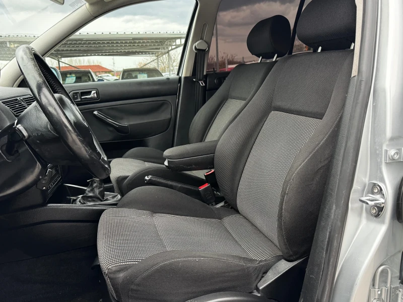 VW Golf 1.6i ИТАЛИЯ, снимка 6 - Автомобили и джипове - 52626023