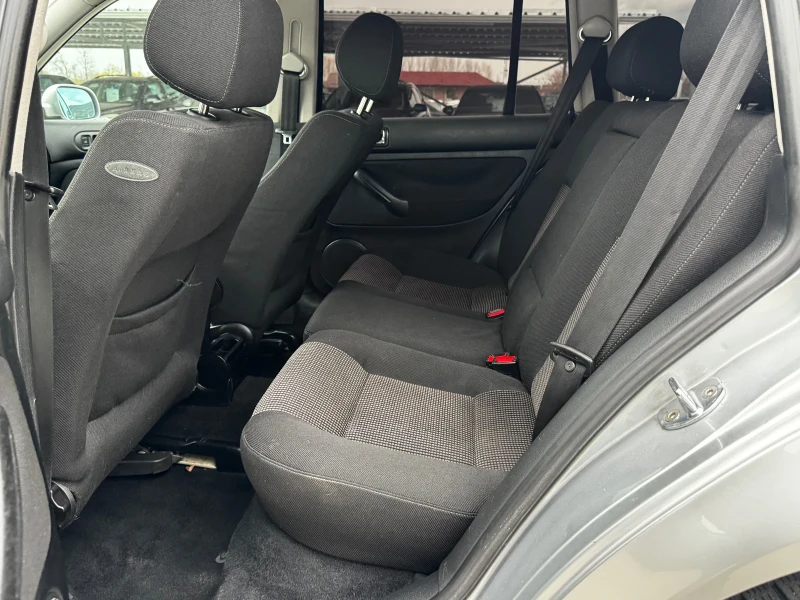 VW Golf 1.6i ИТАЛИЯ, снимка 7 - Автомобили и джипове - 52626023