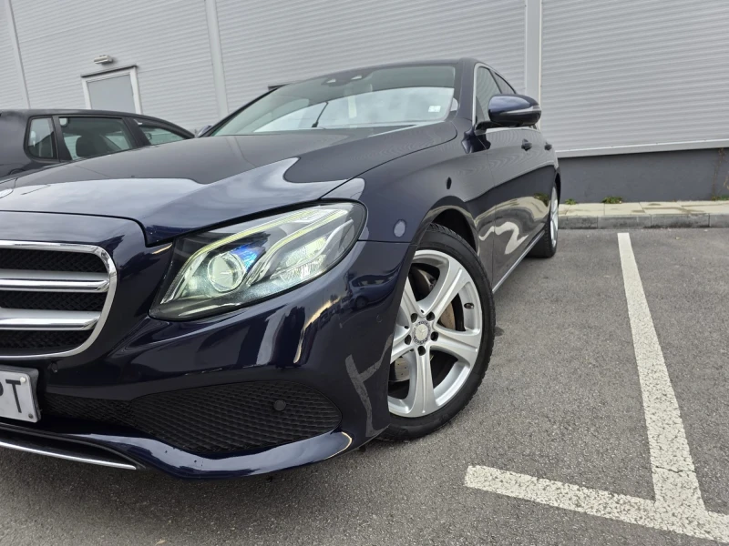 Mercedes-Benz E 220 Digital//9Gtronic/360 kameri/ parkira sama , снимка 2 - Автомобили и джипове - 53048991