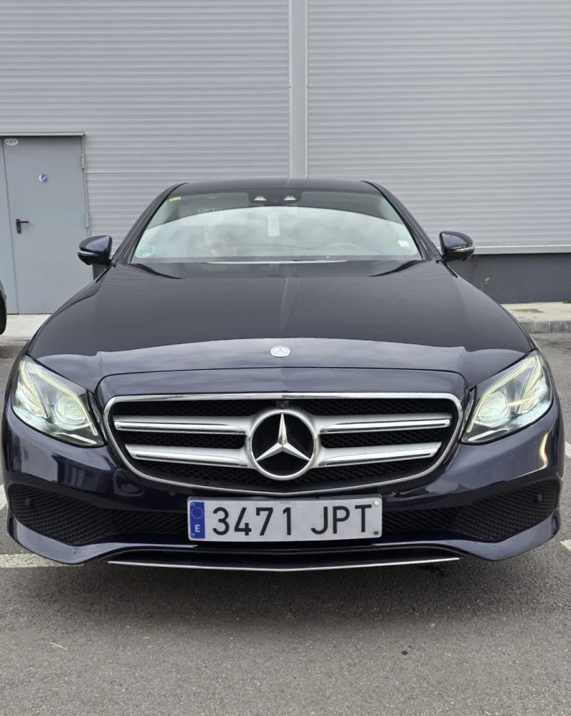 Mercedes-Benz E 220 Digital//9Gtronic/360 kameri/ parkira sama 