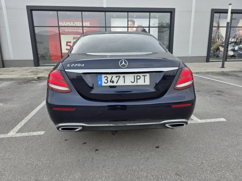 Mercedes-Benz E 220 Digital//9Gtronic/360 kameri/ parkira sama , снимка 8 - Автомобили и джипове - 53048991