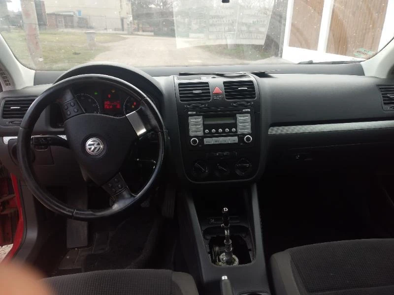 VW Jetta 2.5, снимка 6 - Автомобили и джипове - 47236380