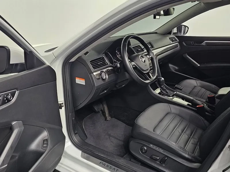 VW Passat 2.0 TSI, снимка 10 - Автомобили и джипове - 56324974