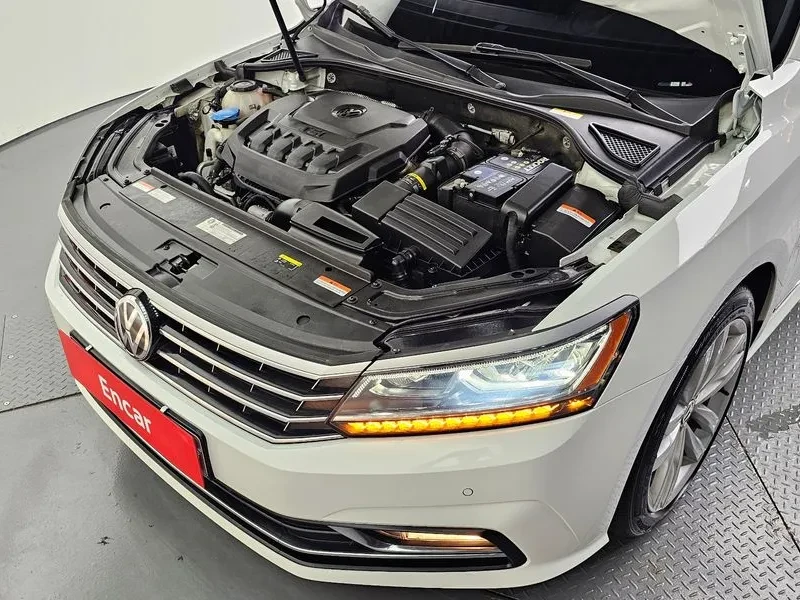 VW Passat 2.0 TSI, снимка 6 - Автомобили и джипове - 56324974