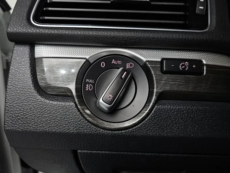 VW Passat 2.0 TSI, снимка 15 - Автомобили и джипове - 56324974