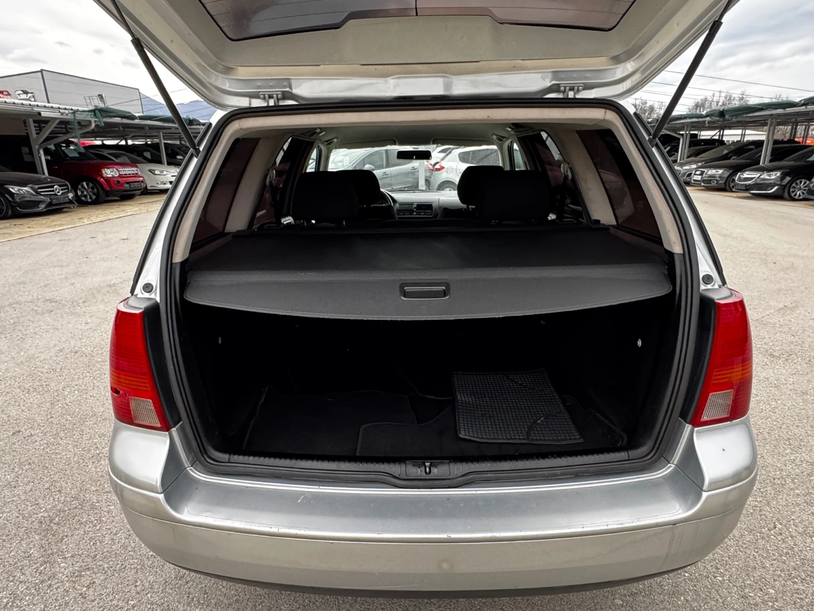 VW Golf 1.6i ИТАЛИЯ - изображение 8