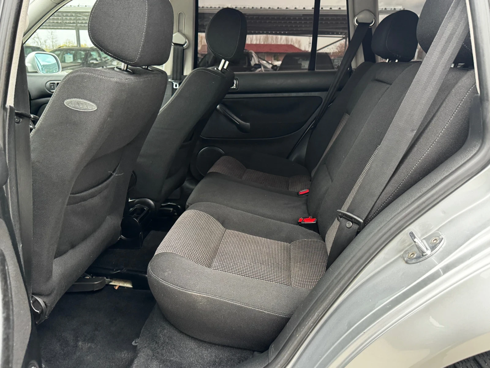 VW Golf 1.6i ИТАЛИЯ - изображение 7