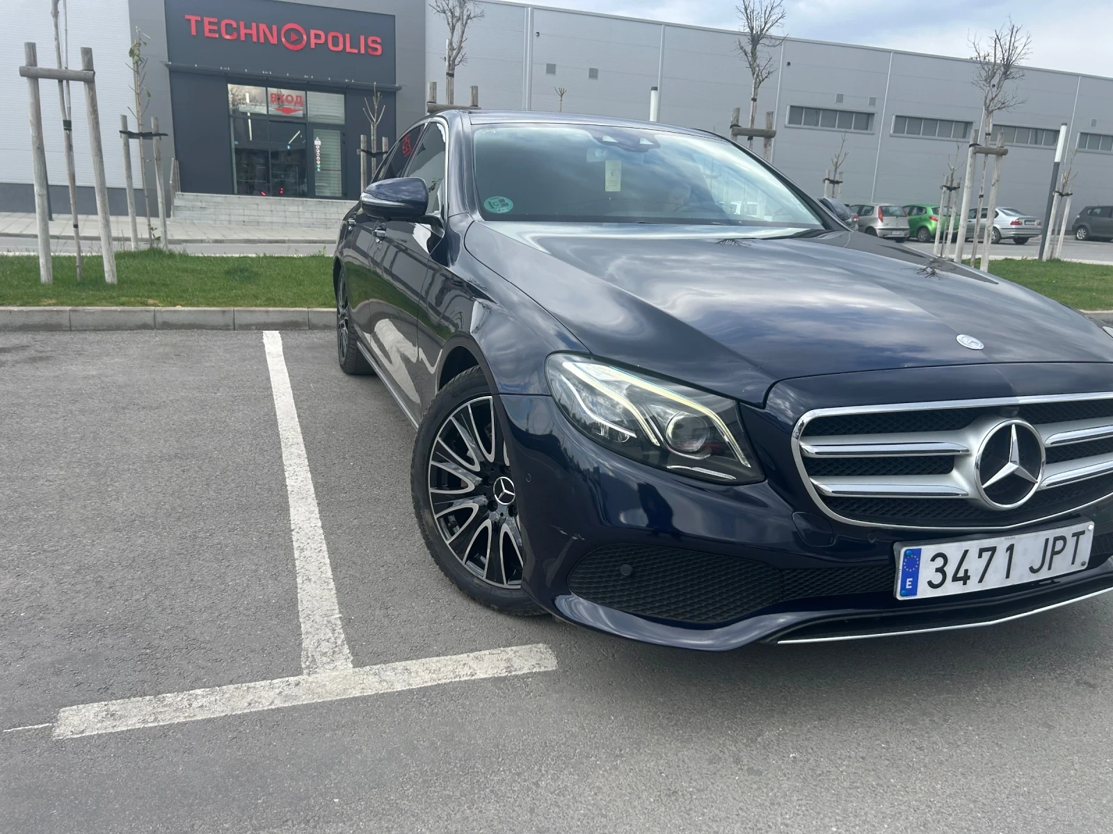 Mercedes-Benz E 220 Digital//9Gtronic/360 kameri/ самопаркиране , снимка 2 - Автомобили и джипове - 54168237