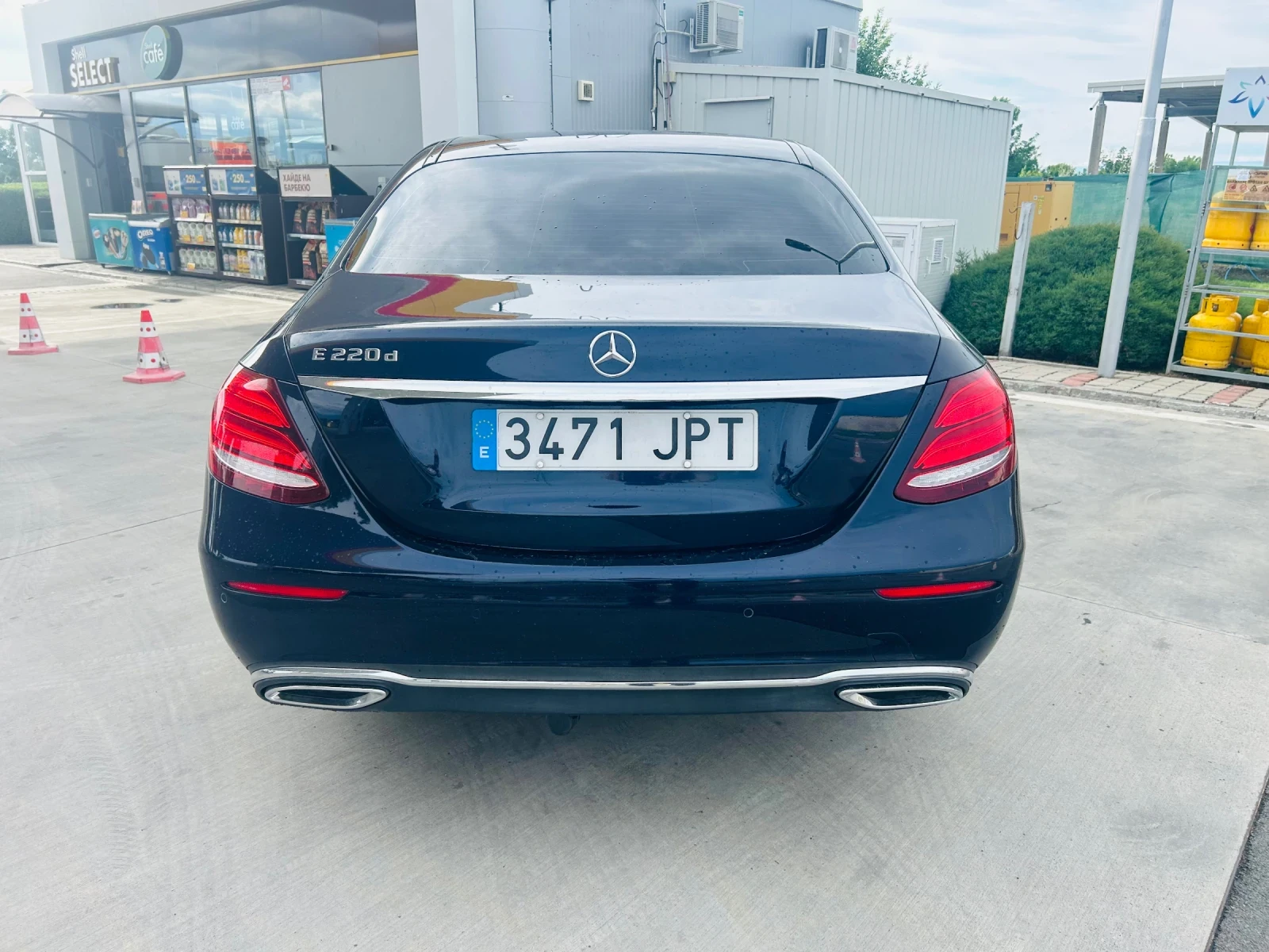Mercedes-Benz E 220 Digital//9Gtronic/360 kameri/ самопаркиране , снимка 3 - Автомобили и джипове - 54887595