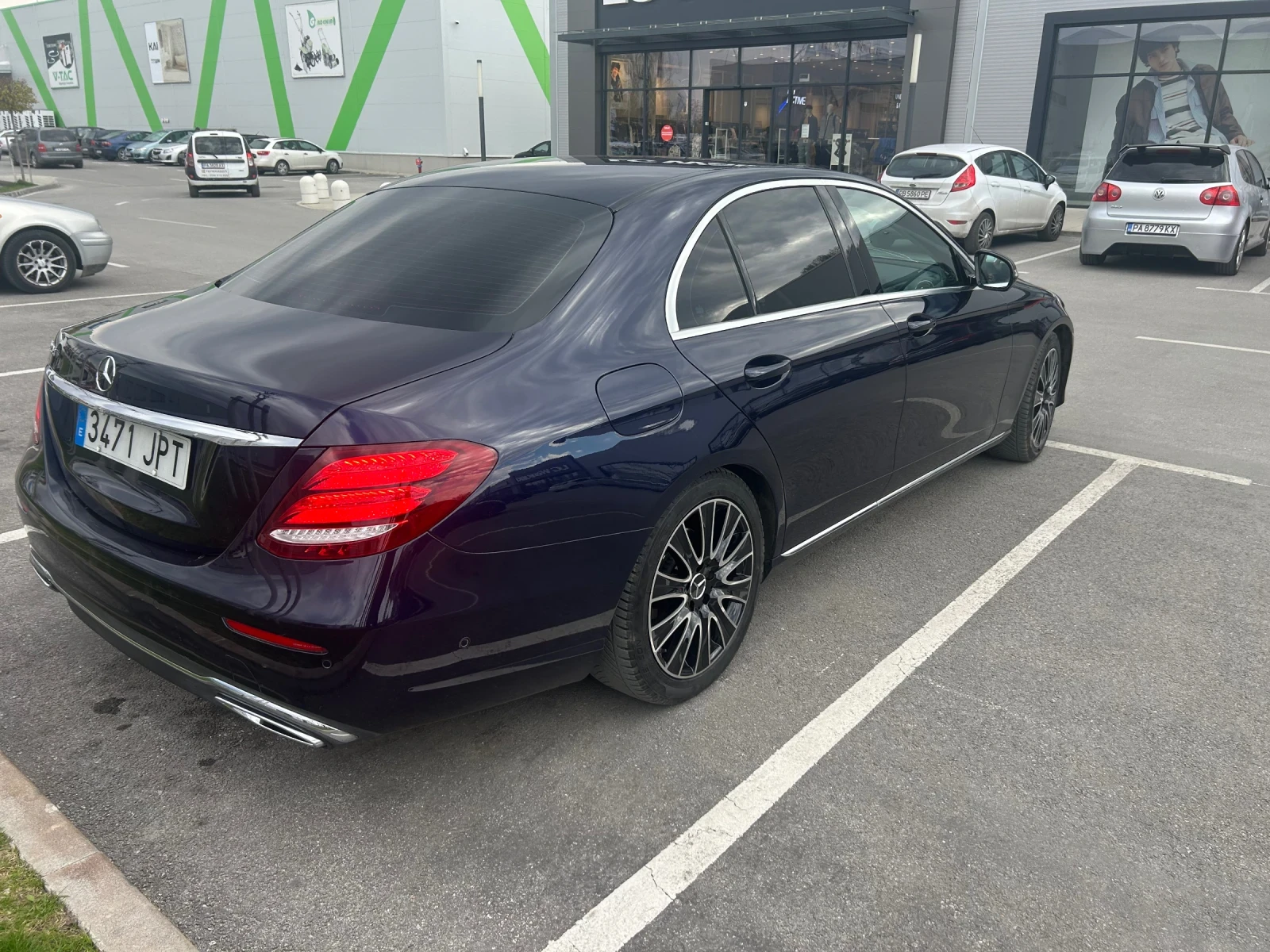 Mercedes-Benz E 220 Digital//9Gtronic/360 kameri/ самопаркиране , снимка 3 - Автомобили и джипове - 54168237