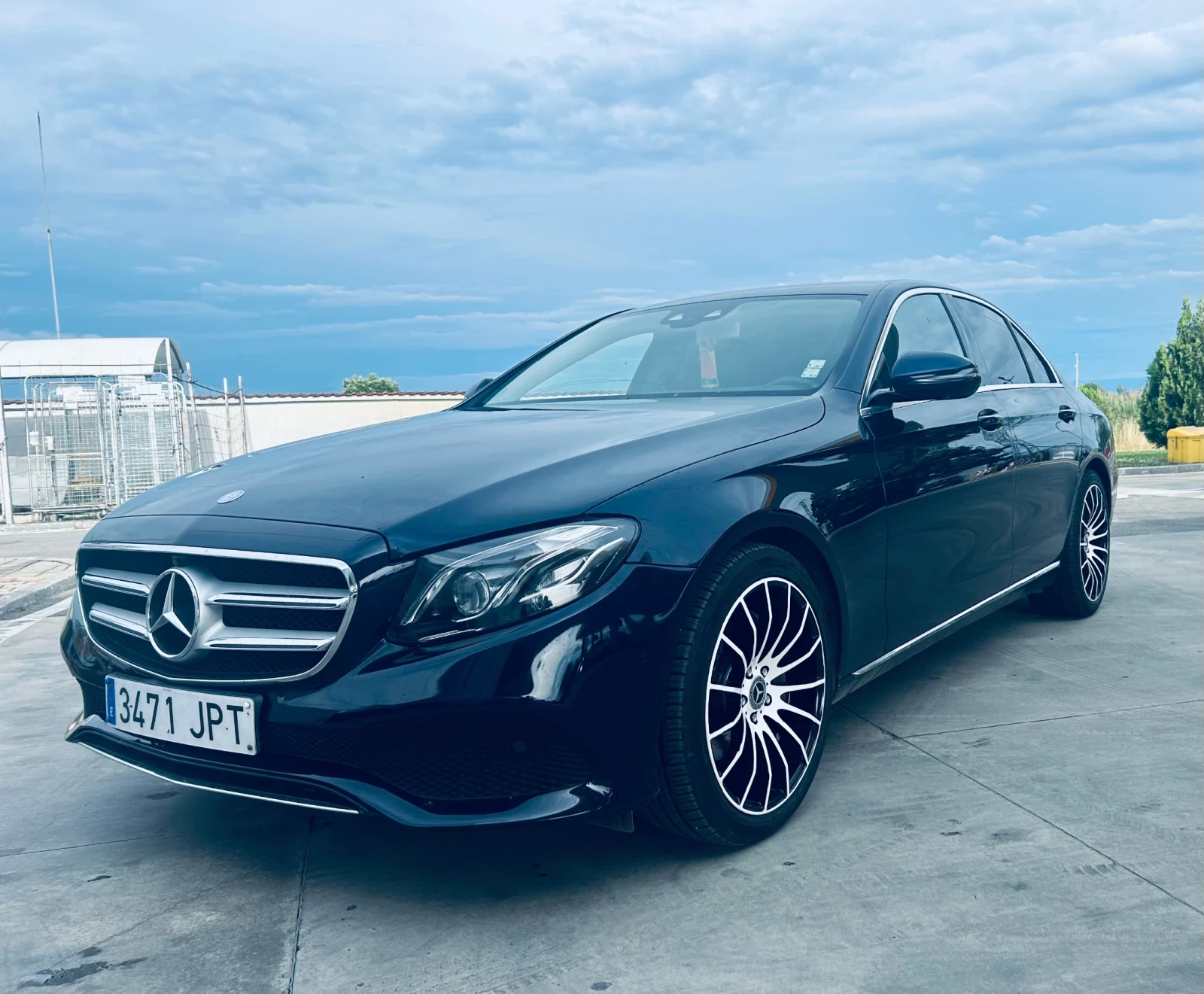 Mercedes-Benz E 220 Digital//9Gtronic/360 kameri/ самопаркиране , снимка 4 - Автомобили и джипове - 54887595