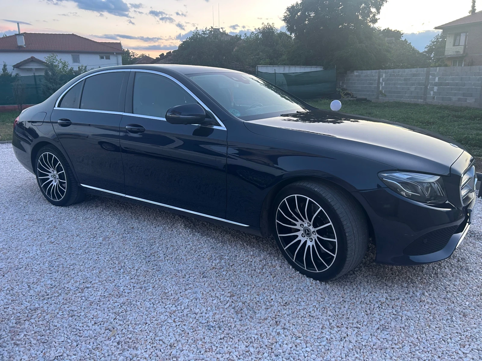 Mercedes-Benz E 220 Digital//9Gtronic/360 kameri/ самопаркиране , снимка 4 - Автомобили и джипове - 54979921