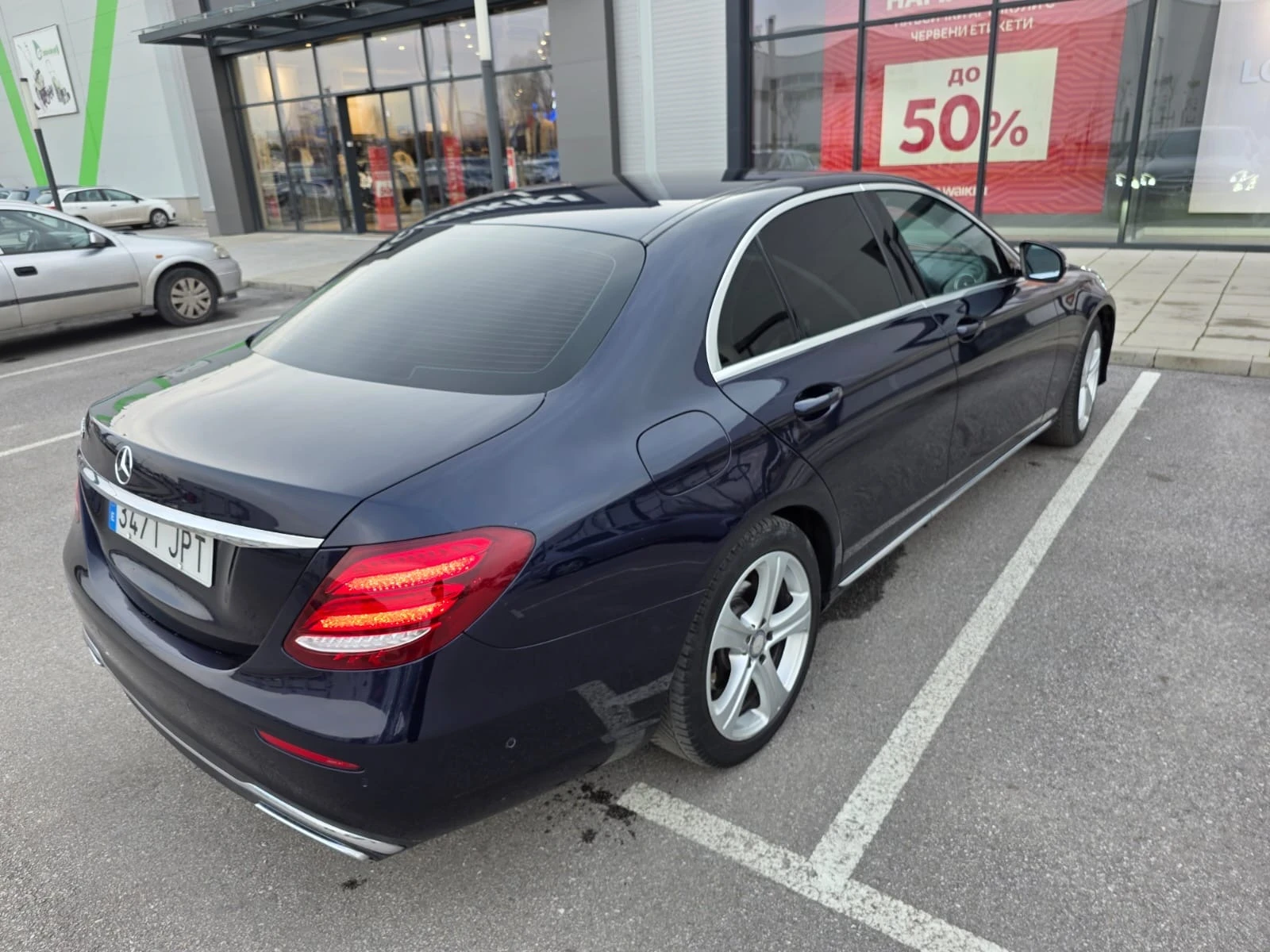 Mercedes-Benz E 220 Digital//9Gtronic/360 kameri/ parkira sama  - изображение 7