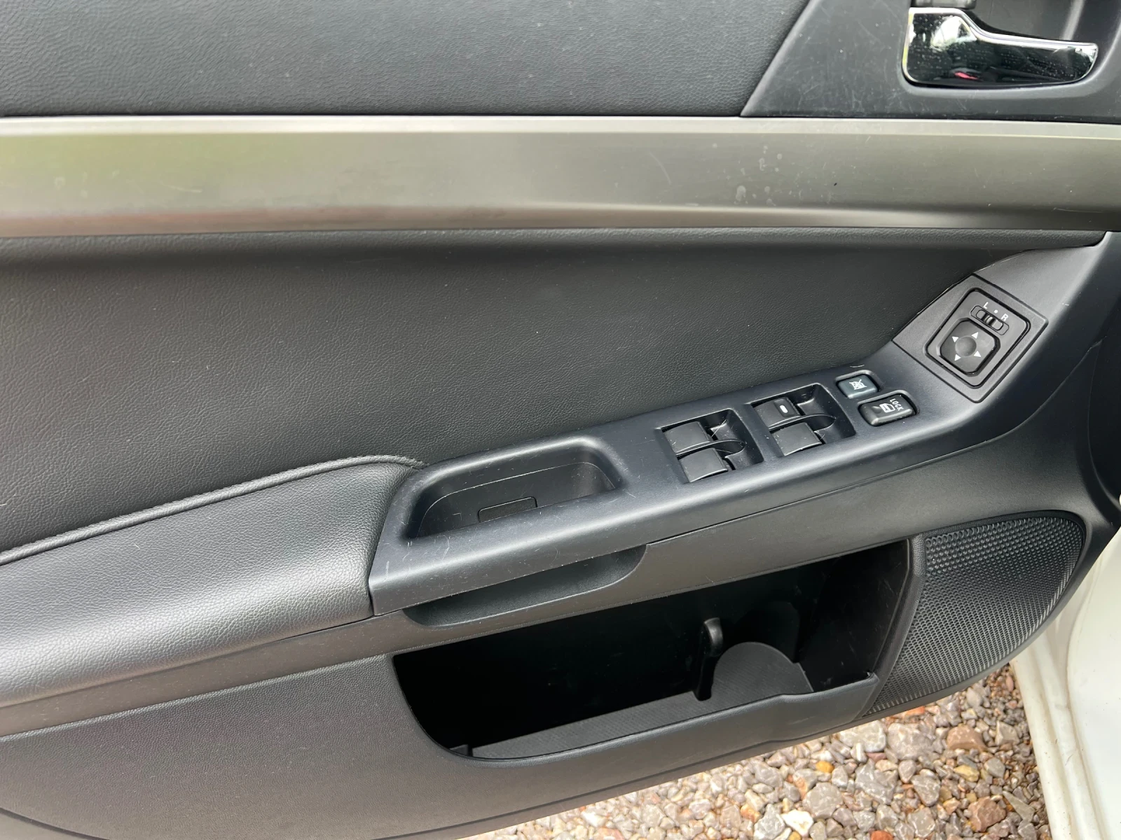 Mitsubishi Lancer 1.6 i Schweiz - изображение 9