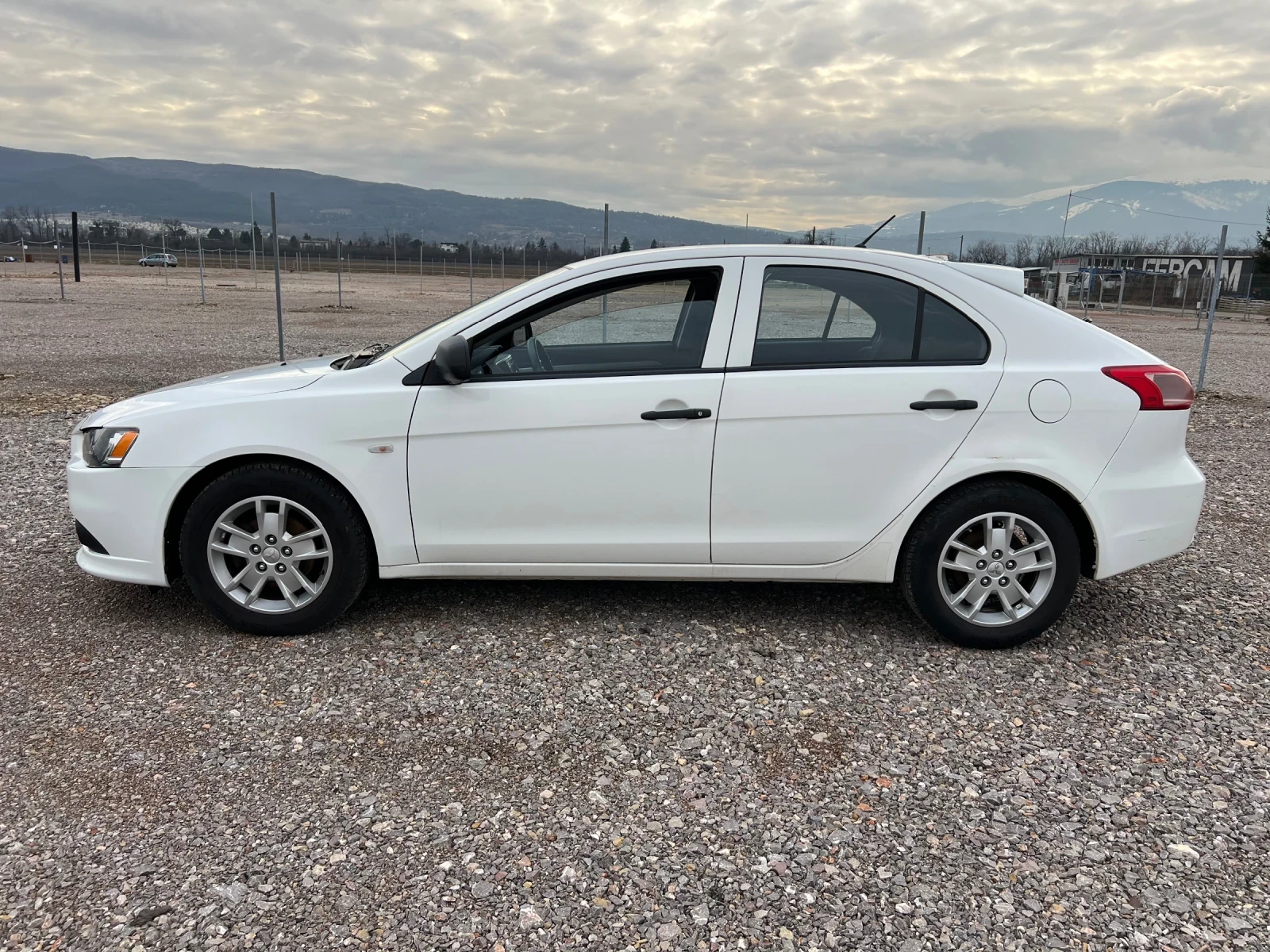 Mitsubishi Lancer 1.6 i Schweiz - изображение 2