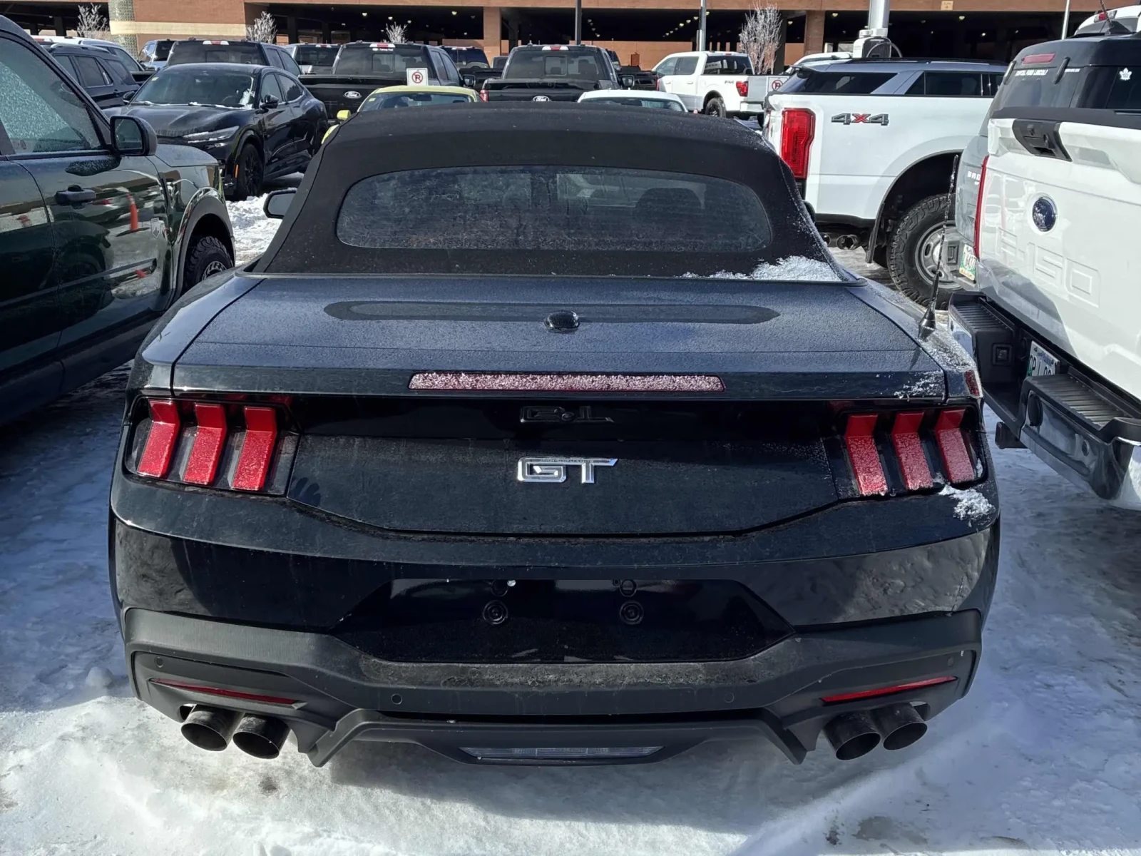 Ford Mustang GT Premium - изображение 4