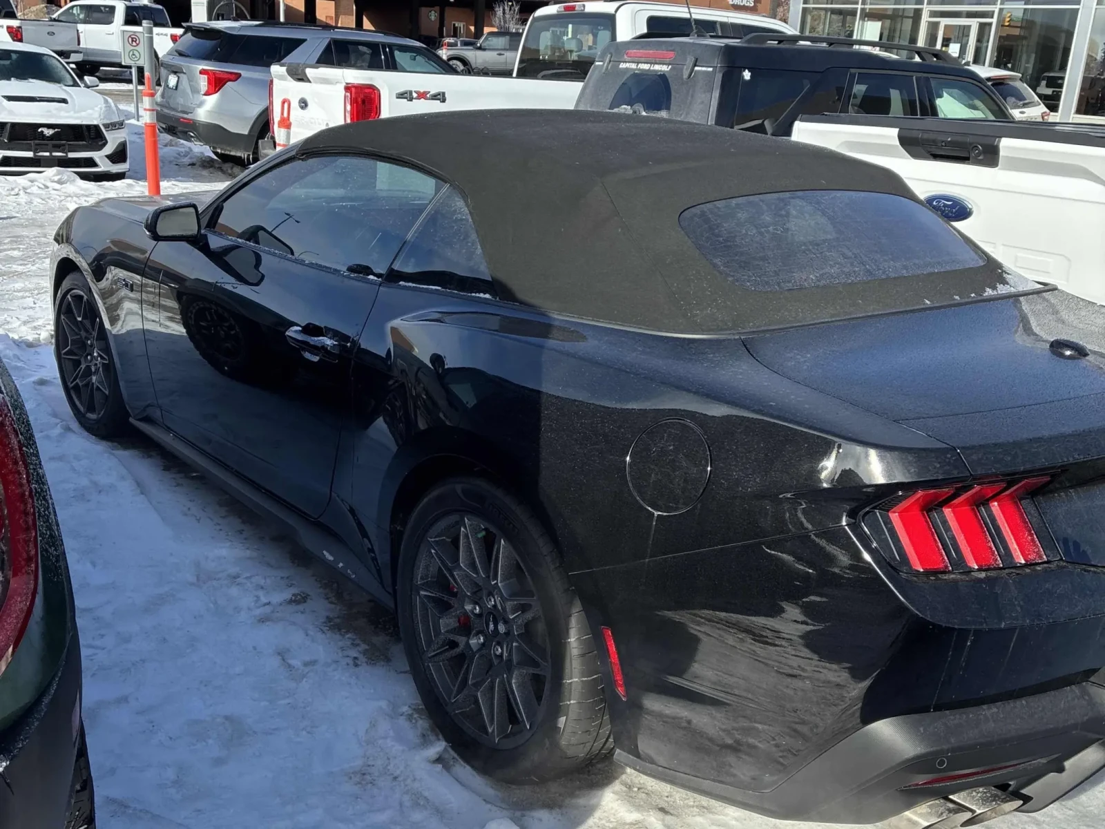 Ford Mustang GT Premium - изображение 7