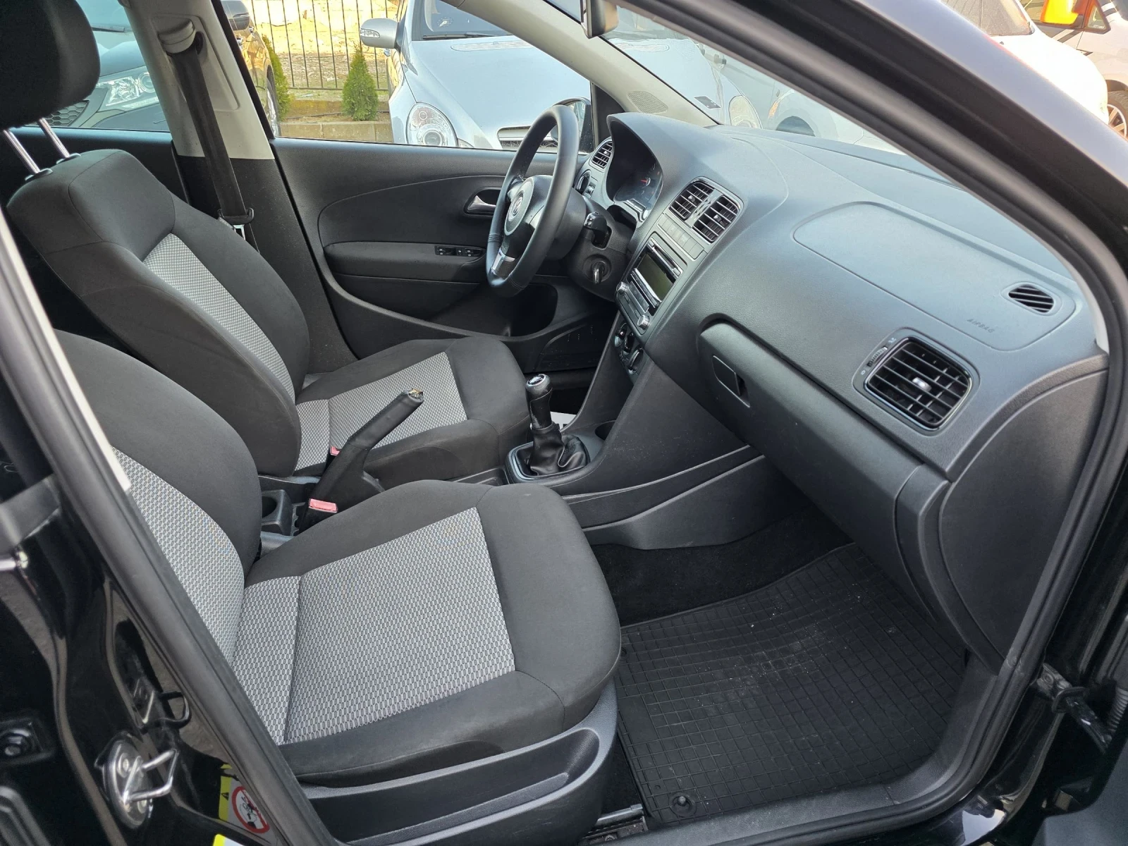 VW Polo 1.2 TDI | 75кс | Климатик | Регистрирано , снимка 11 - Автомобили и джипове - 53826363