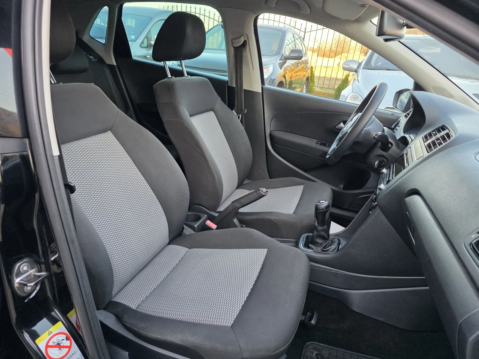 VW Polo 1.2 TDI | 75кс | Климатик | Регистрирано , снимка 12 - Автомобили и джипове - 53826363