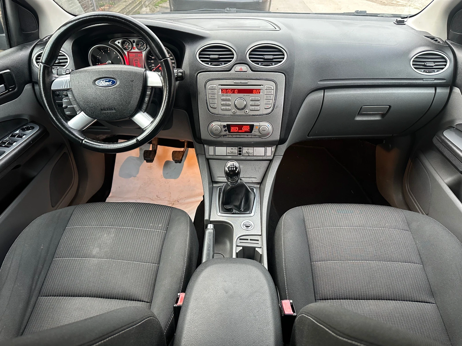 Ford Focus 1.8i, снимка 13 - Автомобили и джипове - 53887477