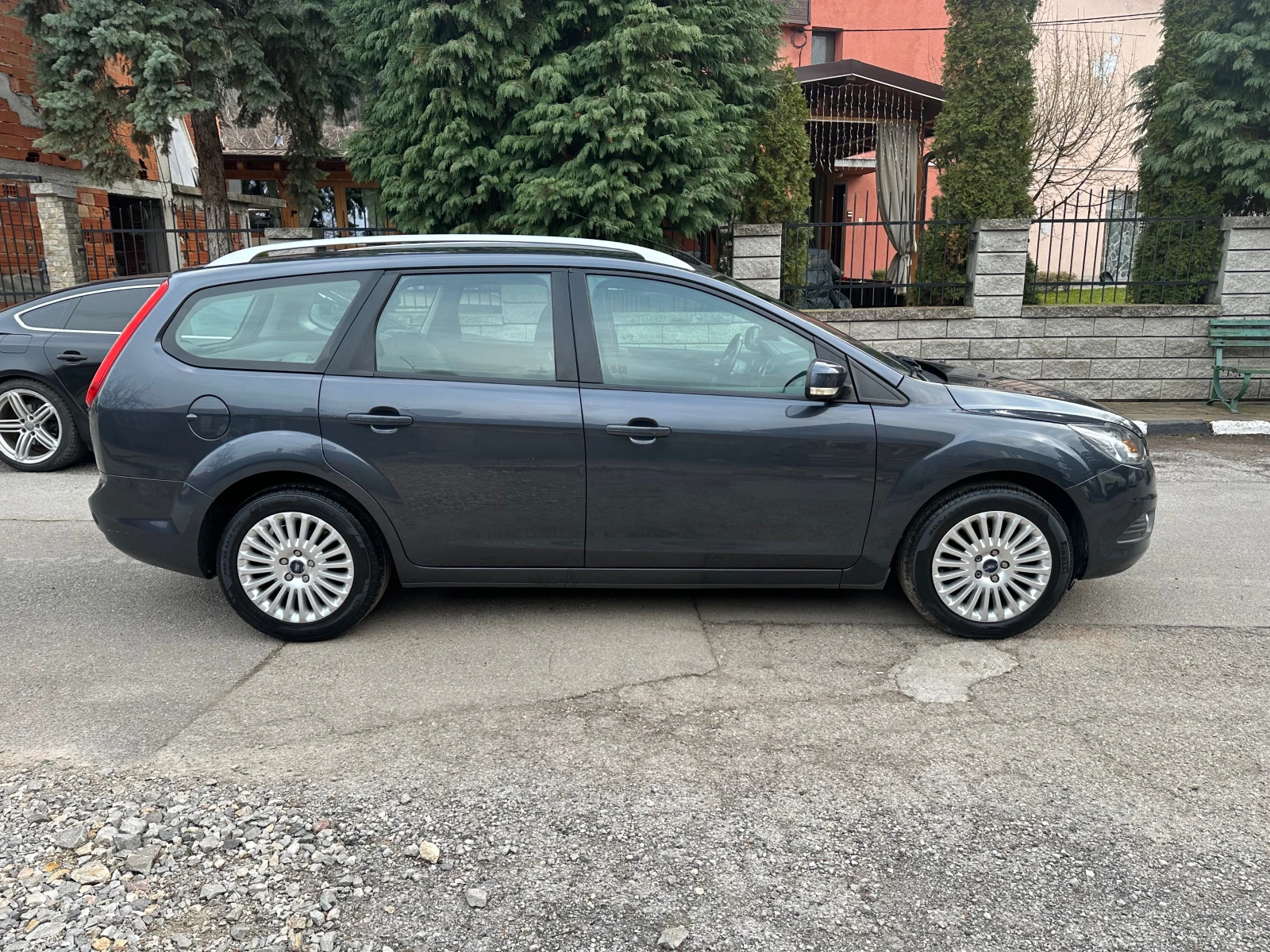 Ford Focus 1.8i, снимка 2 - Автомобили и джипове - 53887477