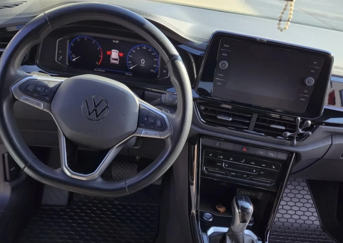 VW T-Roc 1.5 TSI, снимка 12 - Автомобили и джипове - 53942644